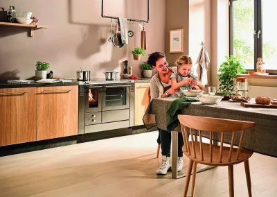 Lohberger Holzherde Varioline in Küchenzeile