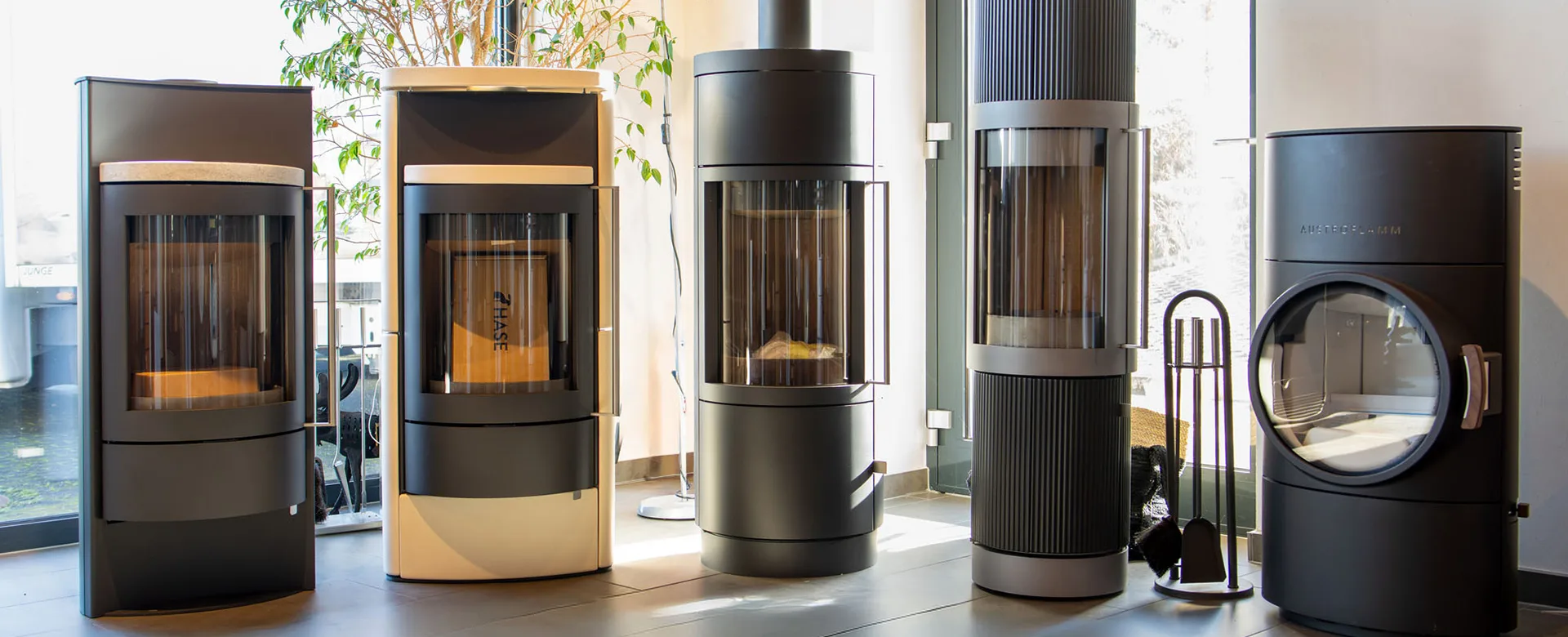 Ofenladen Osburg Kaminöfen im Showroom Ansicht 2
