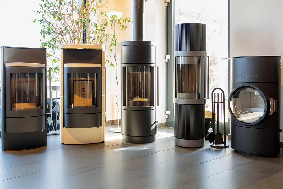 Ofenladen Osburg Kaminöfen im Showroom Ansicht 2